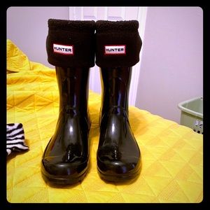 Hunter mid-calf glossy boots w/socks